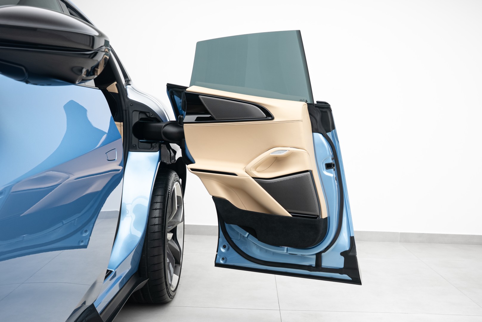2025 FERRARI PUROSANGUE | FULL CARBON | MAIN DEALER SERVICE | HIGH SPEC